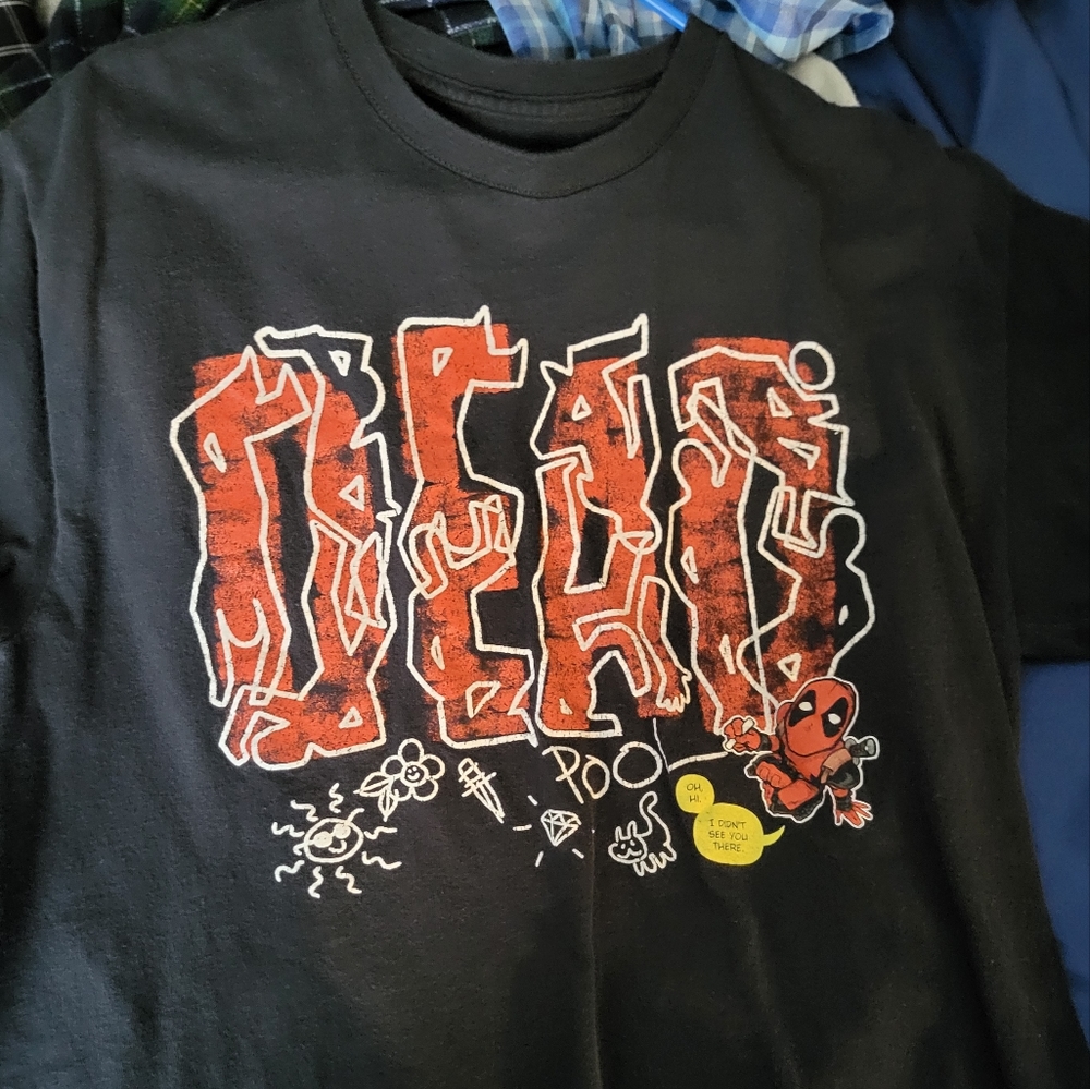 Deadpool graphic t-shirt